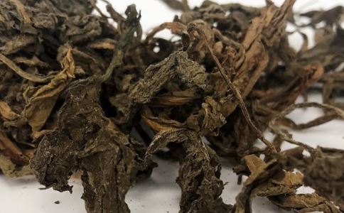 蒲公英泡水喝的功效 蒲公英花泡水的功效 蒲公英泡水喝