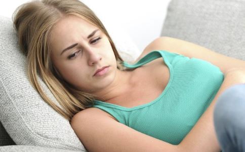 女人为什么会尿血 女性尿血是怎么回事 女性尿血吃什么好