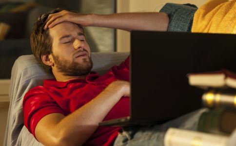 熬夜看世界杯怎么缓解 熬熬夜看球赛如何保护身体 连续熬夜的危害