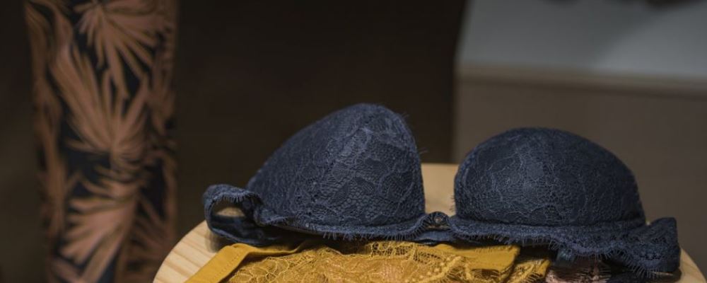 乳房下垂会降低女人们的魅力吗 女人如何预防乳房下垂 女人预防乳房下垂的方法有哪些