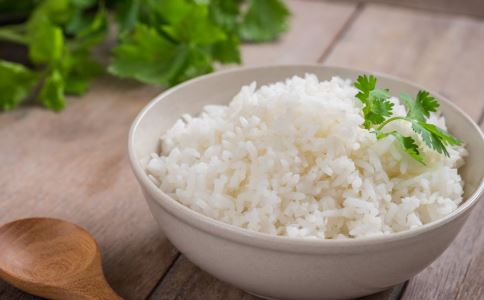 哪些隔夜菜是可以吃的 可以放心吃的隔夜菜 哪些食物可以隔夜吃