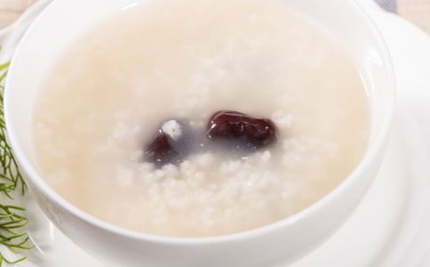 血虚血燥怎么办 血虚血燥如何治疗 血虚血燥吃什么好