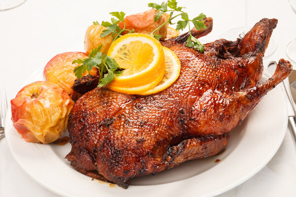 大口吃肉轻松减肥，生酮饮食减肥真的可行吗？